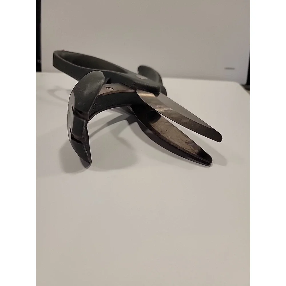 Pampered Chef Salad Chopper #2582 Double Bladed Shears Scissors Handle Locks